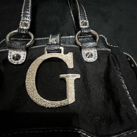 Mini Guess handbag - Picture 3 of 4